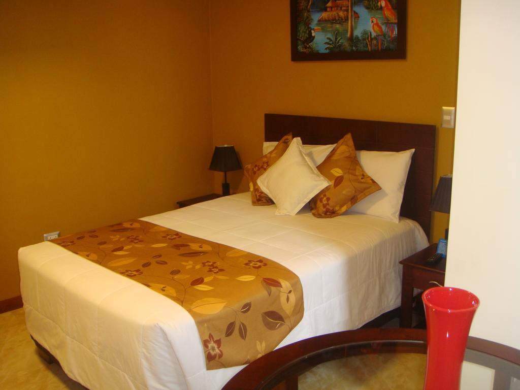 Hotel Europa อีกีโตส ภายนอก รูปภาพ
