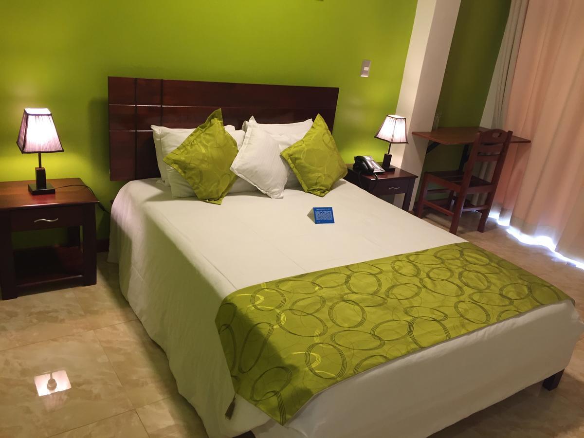 Hotel Europa อีกีโตส ภายนอก รูปภาพ