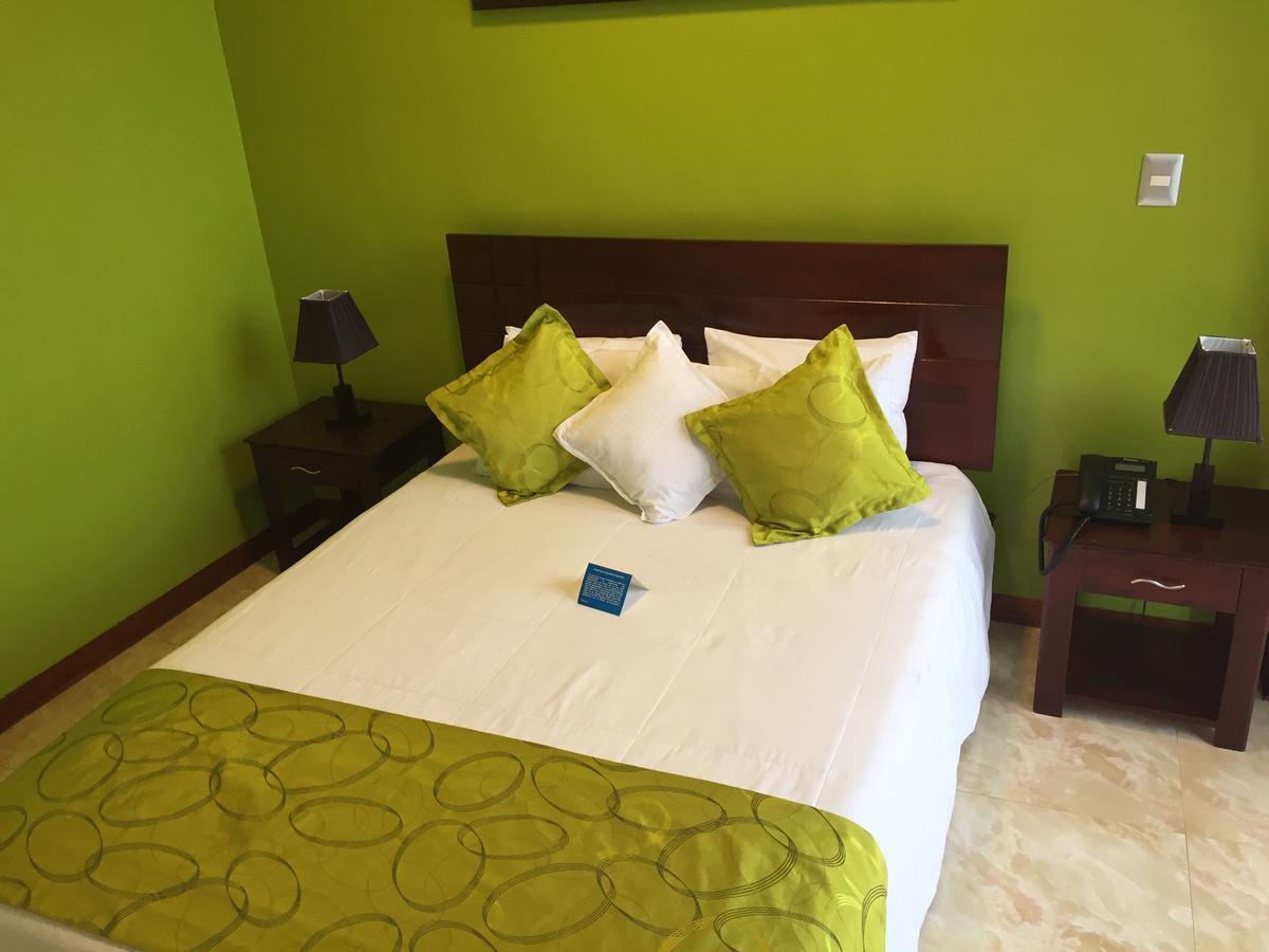Hotel Europa อีกีโตส ภายนอก รูปภาพ