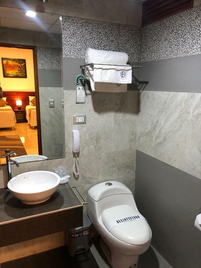 Hotel Europa อีกีโตส ภายนอก รูปภาพ